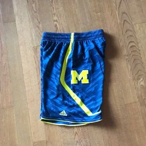 Lightening print Michigan Basketball shorts